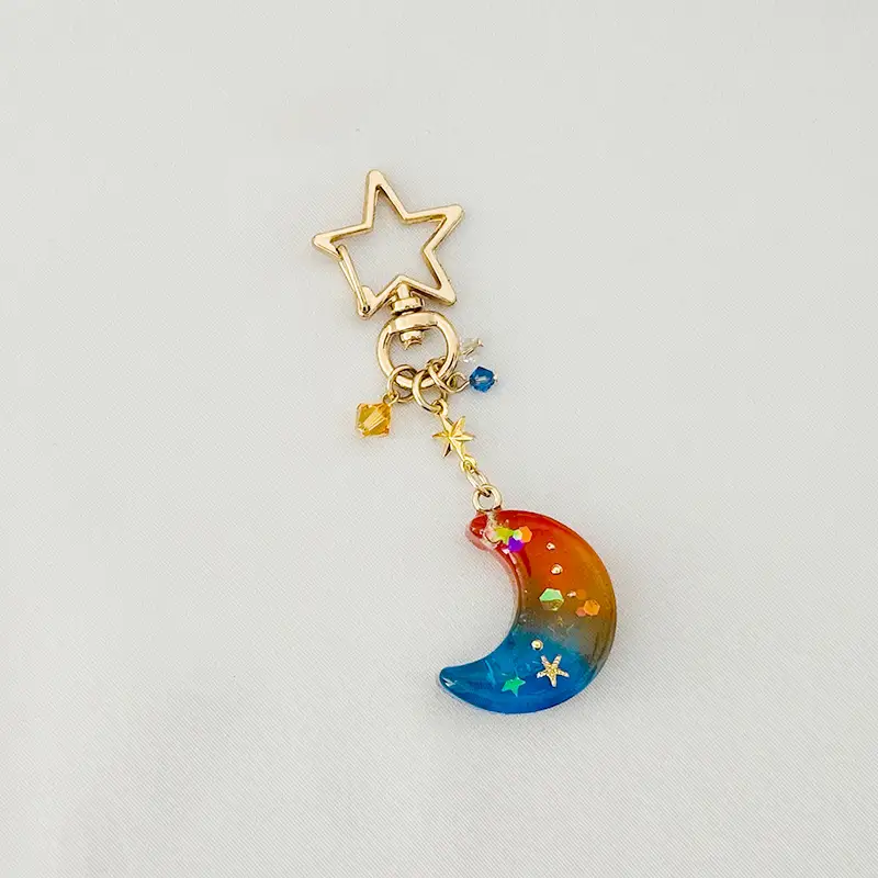 レジン製の三日月キーホルダー 目印 レジン 手作り 一点物 山陽小野田市 F6L-1482