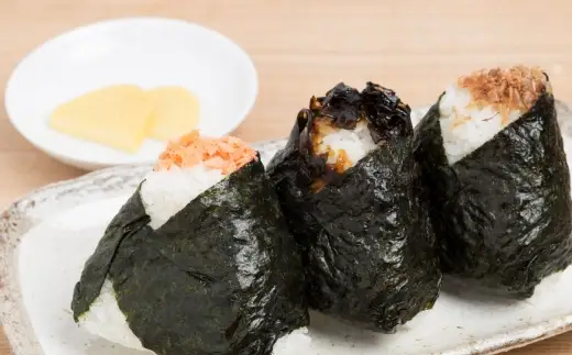 【 訳あり 】 全形板のり 換算約25枚分 （ 半裁50枚分 ） キズ味付おにぎりのり 1袋 （ 72g × 1袋 ） 福岡有明のり のり 海苔 ノリ 食品 国産 福岡県産 有明のり ご飯 おにぎり 福岡 香り お弁当 風味