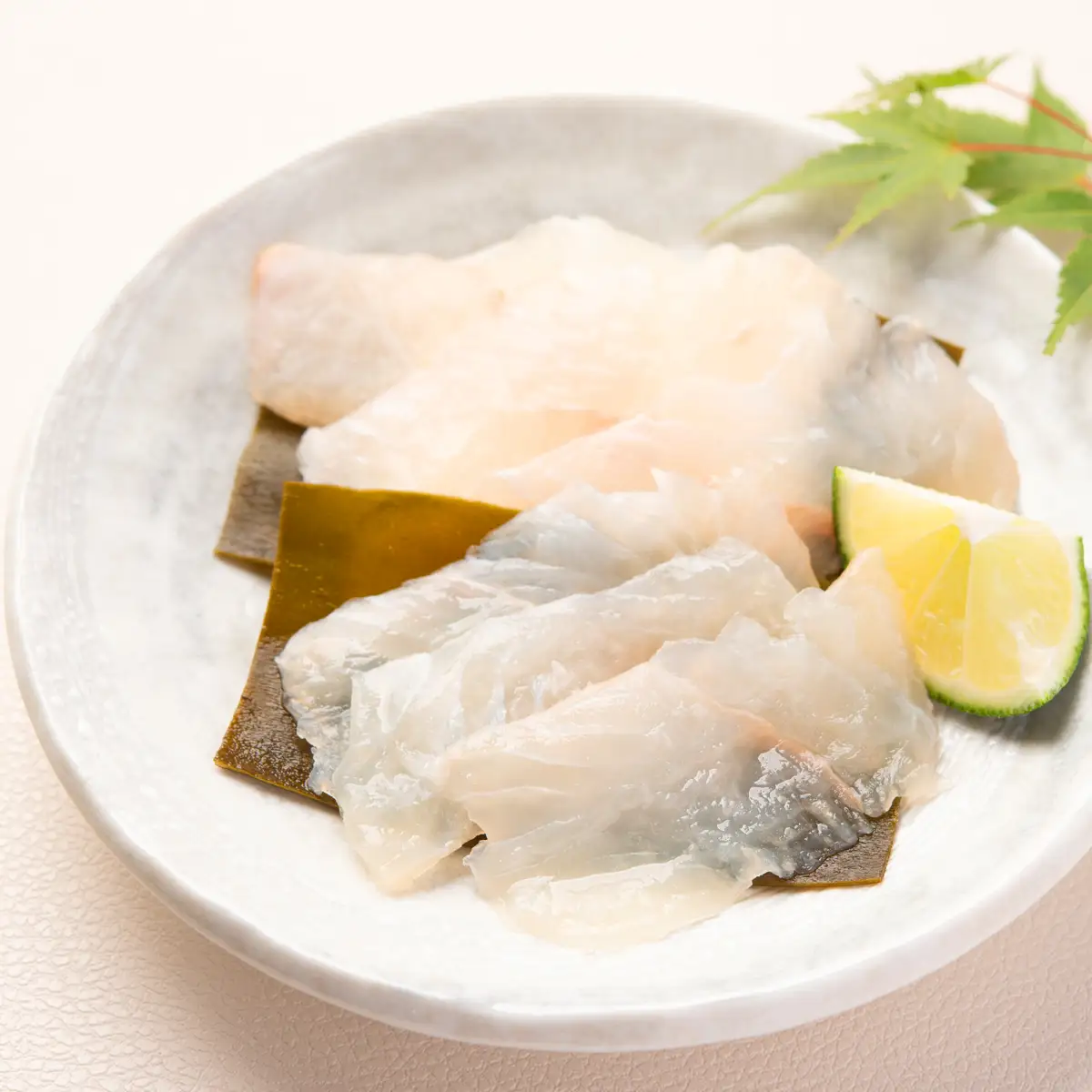 青森県津軽海峡産　天然ヒラメ昆布〆　刺身　80g×2パック　平目　