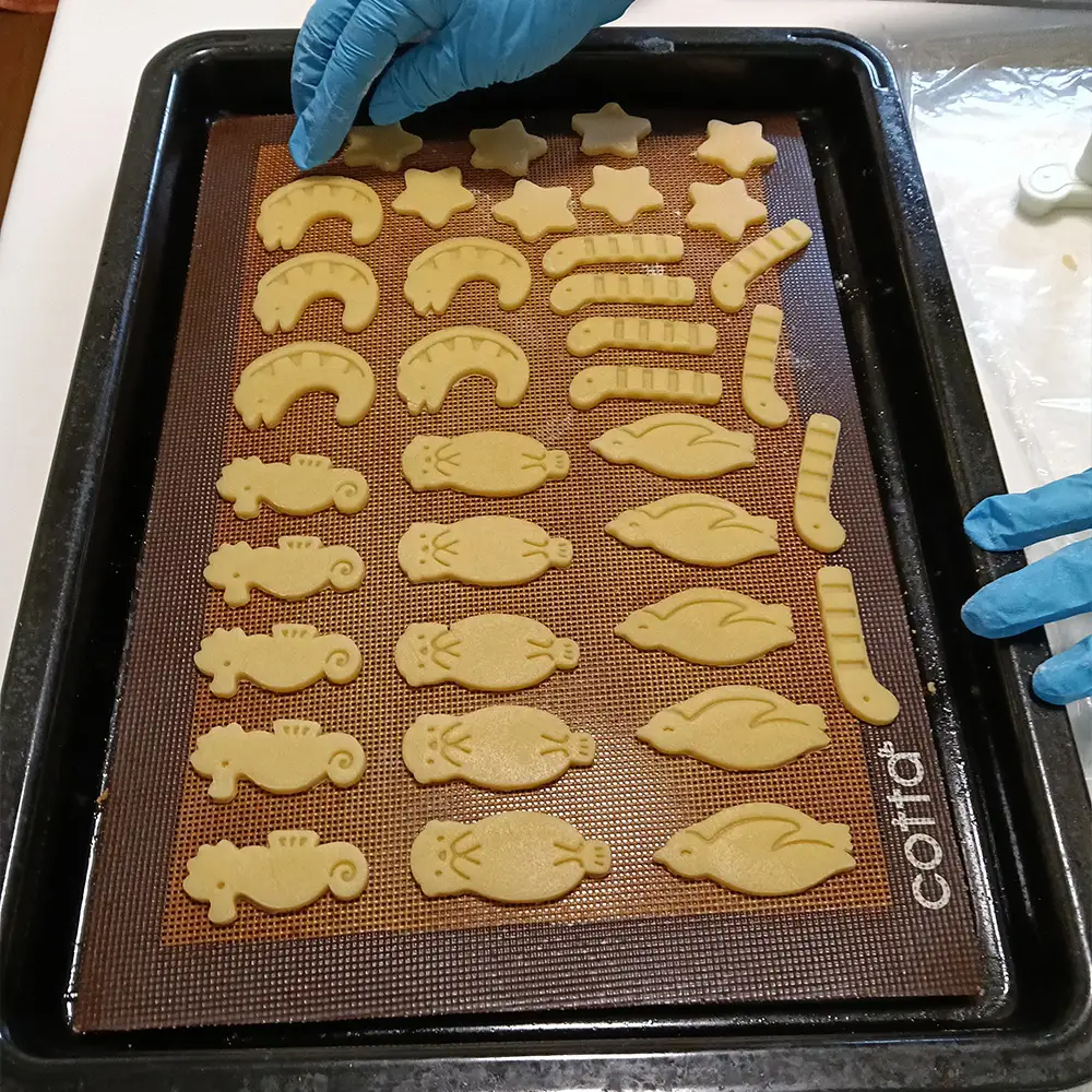 季節のクッキー缶 6種詰合せ　【04209-0356】