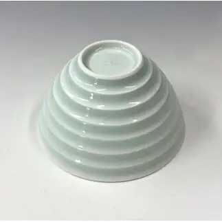 有田焼 青白磁線彫碗 お茶碗【中仙窯・中尾純作】作家 作家もの 中尾純 白磁 伝統工芸 器 うつわ 和食器 皿 A20-670