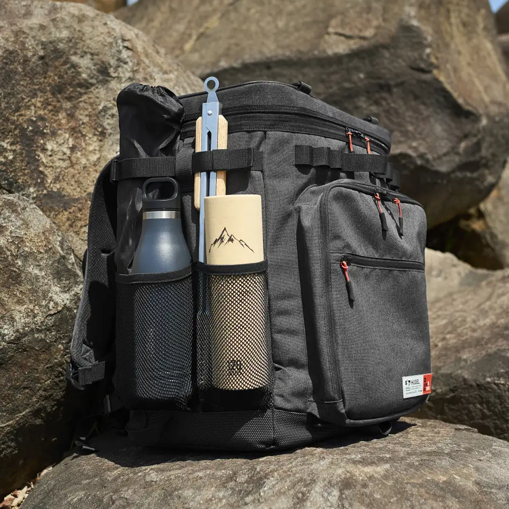 ＨＵＧＥＬ エアロゲルリュック型クーラーバッグ
３０Ｌ AGSC-R30C チャコールグレー