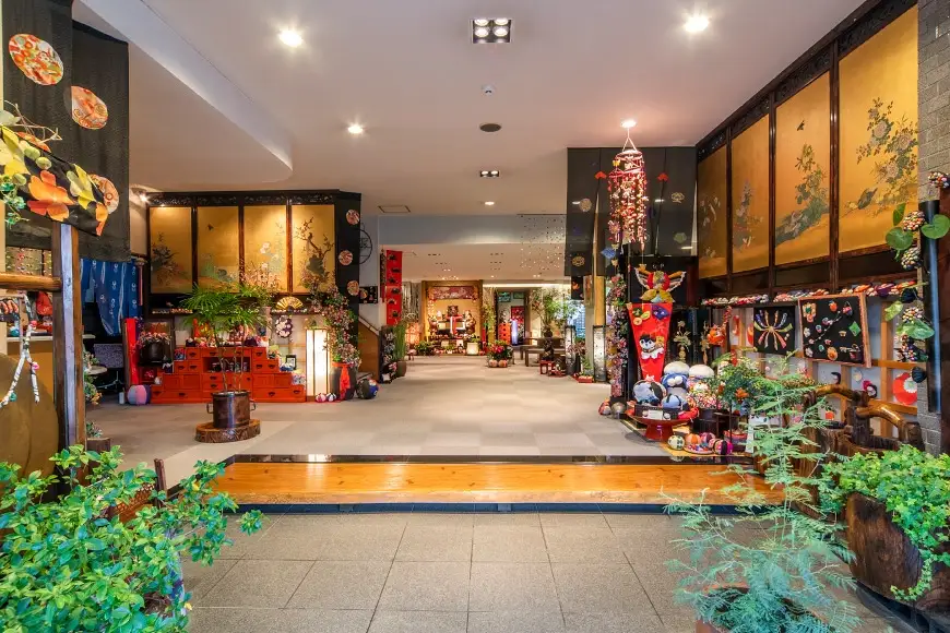 【政府登録国際観光旅館】ゆのみこ温泉 館内利用割引券（9,000円分）[ゆのみこ温泉 富山県 上市町 32280045] 宿泊券 旅行券 割引券 食事券 温泉 旅館 旅行