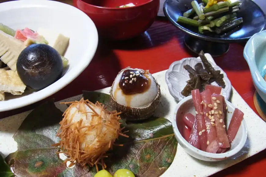 【利用期限なし】大岩館で使える 食事券 3000円分 / 大岩館 / 富山県 上市町 [32280118] 山菜 御膳 料理 旅館