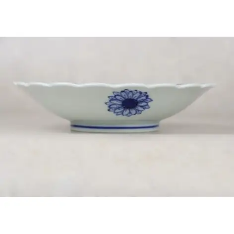 有田焼 輪花渕六寸皿 渦ひまわり【大慶】うつわ 器 食器 皿 染付 青 プレート 18cm 向日葵 ci093