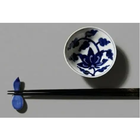 有田焼 安南唐草 俵小付 2客 / 箸置き 2個 計4点セット【泰山】食器 器 うつわ 和食器 醤油皿 豆皿 手描き 小鉢 ひさご 食洗機OK 電子レンジOK ey020