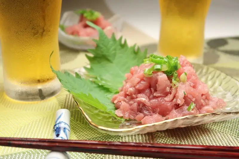 マグロ 頭肉 1kg 希少部位 コラーゲン (a10-1296)