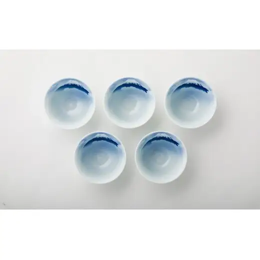 有田焼 富士山 新朝顔型仙茶碗揃【深川製磁】食器 器 うつわ 和食器 煎茶碗 湯呑 ゆのみ 伝統工芸 染付 富士 磁器 陶磁器 青 ブルー セット aa061