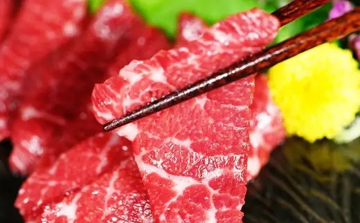 ＜ R8年熊本地震復興支援 ＞熊本 馬刺し 赤身 ・ 霜降り 各約100gセット 国内肥育 馬肉 ブロック 馬刺 お肉 肉 ニク にく 中トロ 晩酌 おつまみ 醤油付き 生姜付き 冷凍