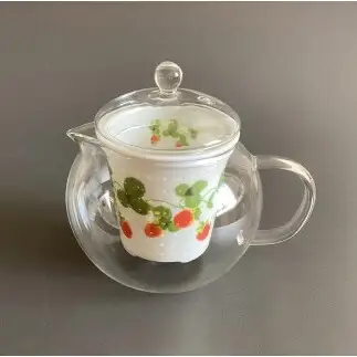 有田焼 おしゃれポット ミニカップ 2個 いちご【東洋セラミックス】 食器 ティーポット カップ コップ ティータイム セット いちご イチゴ 苺 かわいい お家カフェ au034