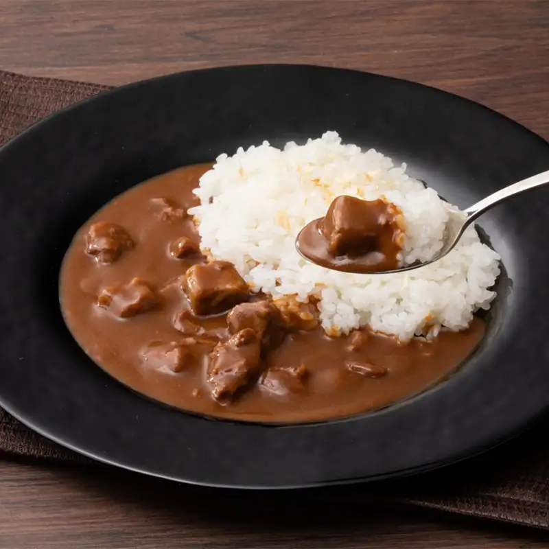 【定期便・全3回】赤城牛ビーフカレー食べ比べ3種計24個（8個×3回） カレー レトルト 牛肉 銘柄牛 赤城牛 長期保存  F4H-0848