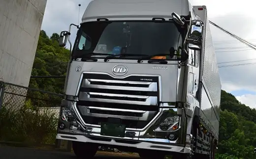 新型クオン＆UDクオン 大型フロントスポイラー （ タイプ4 ） 3P 大型・低床・トラクター用 トラック 車 カー カー用品 エアロパーツ パーツ カスタムパーツ カスタム