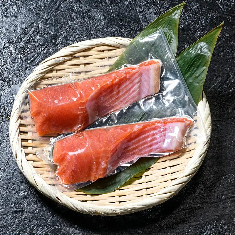 甘塩紅鮭 2切 × 3袋 計6切 紅鮭 鮭 天然紅鮭 天然 さけ サケ シャケ 魚介 魚介類 魚 魚類 切り身 甘塩 肉厚 小分け 真空パック おかず お惣菜 惣菜 おつまみ 酒の肴 冷凍