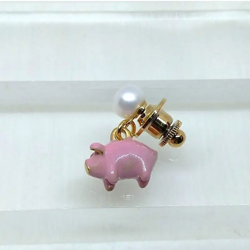 【ぶたに真珠】 真珠 約7.0mm ピンブローチ ぶた ピンク ピンク色 淡水本真珠 ボタン形 パール 7ミリ パールアクセサリー アクセサリー ブローチ ファッション カジュアル メンズ レディース オシャレ 豚 モチーフ ユーモア ユニーク ことわざ プレゼント お取り寄せ 伊勢志摩 ツジモト真珠 三重 伊勢 （2233）