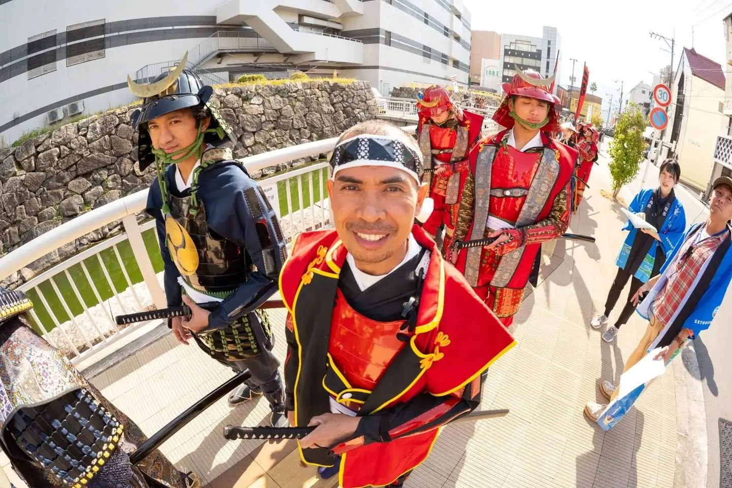 【2026年11月15日（日）】三原浮城まつり 甲冑行列体験 大将・副将・侍大将（いずれか1つ） 1名様分 参加券 騎馬記念撮影・お弁当付き 甲冑 武将 戦国 侍 歴史 三原城 お城 体験 イベント 秋 祭り 広島県三原市 043074