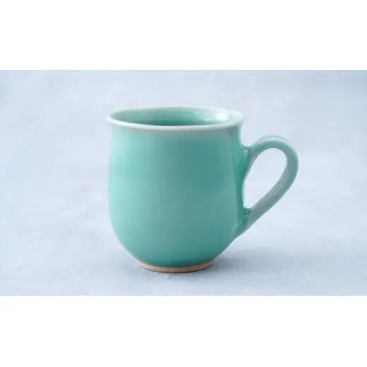 有田焼 青磁 翡翠マグカップ 2個セット 【茂正工房 梶原大敬】うつわ 器 和食器 磁器 陶器 マグカップ コーヒー 青磁 ギフト 新婚祝い 作家もの 手作り ak061