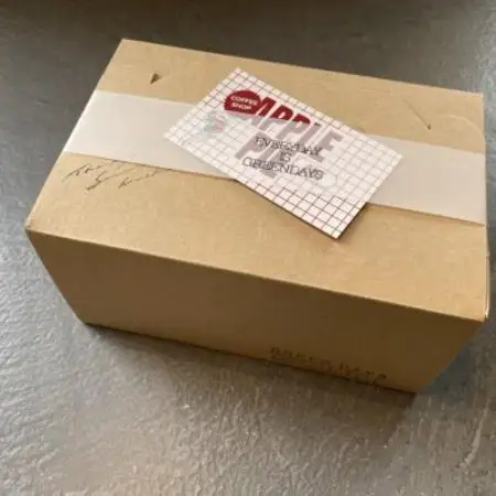 【お試し食べ比べセット】アップルパイ専門店のクラシック+オールドスクールアップルパイ　(各2CUT)【配送不可地域：離島・北海道・沖縄県・東北・関東・信越、北陸】【1754550】