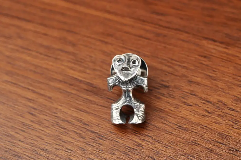 【縄文アクセサリーDo_goods】 SILVER925 豆ハート形土偶のピンズ　700-109  [5839-2360]