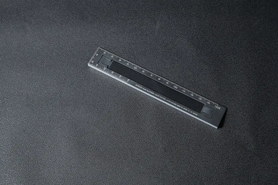 ずれない定規 スリットルーラーアルミ15cm ブラック 定規 文房具