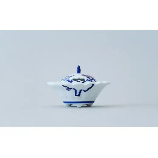 有田焼 華型金彩梅柄香炉【起山窯】手描き 伝統工芸 香炉 ポプリ 香り 赤絵 梅 インテリア ギフト プレゼント co019