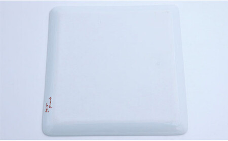 有田焼 角平皿22cm 侘助文 白【赤絵白磁硯処 雪月花】食器 うつわ 器 磁器 陶磁器 皿 飾り皿 プレート メインプレート 角平皿 角皿 植物 侘助 わびすけ 椿 つばき 手描き di017