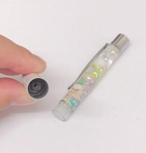 貝殻＆サンゴ入り 海のハーバリウム風ボールペン(黒インク/1.0mm)１本  【R01218】
