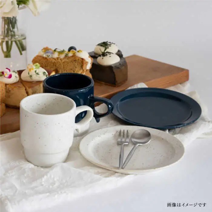 【波佐見焼】重ねて収納できる マグカップ・15cmプレート ペアセット チョコチャンク×ネイビー Stacks  【藍染窯】 [JC08]