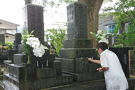 お墓参り代行、お墓掃除代行サービス（墓地花付）年１回／お墓 墓所 供養 清掃 献花 秋田県 北秋田市
