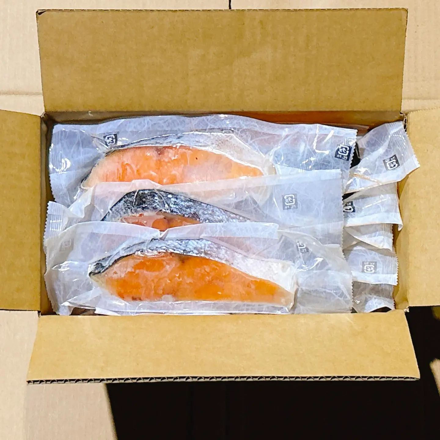 塩キングサーモン切り身1切(約100g)×18P C-09011