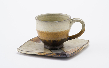 AM6　コーヒーカップ＆ソーサ―とケーキ皿のセット【茶】 【 カップ ソーサー ケーキ皿 皿 手作り 】