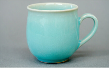 有田焼 翡翠丸マグカップ【梶原大敬 茂正工房】器 うつわ 食器 マグカップ マグ カップ コップ コーヒーマグ 青磁 翡翠 青 作家 手作り 手仕事 ろくろ シンプル 電子レンジ対応 30000円 3万円 ak028