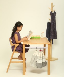 子どものための家具「SUKIII DESK」　W1000