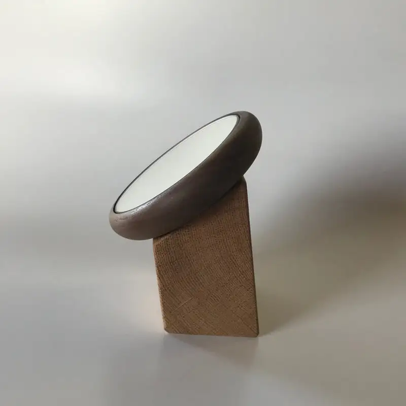 【Face Mirror　ウォールナット材+オーク材】ハンドミラー（手鏡）としてもスタンドミラー（卓上）としてもウォールミラーとしてもご使用いただけます＜フェイスミラー＞ プレゼント 父の日 母の日 入学 卒業 就職 退職 MUKU屋 MUFactory