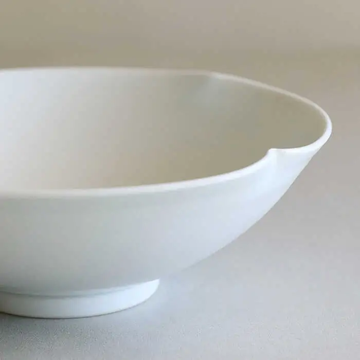 【波佐見焼】お花の盛り鉢と 小皿 のセット 白磁 取り皿 食器 大皿 【アトリエビスク】 [RD17]  波佐見焼