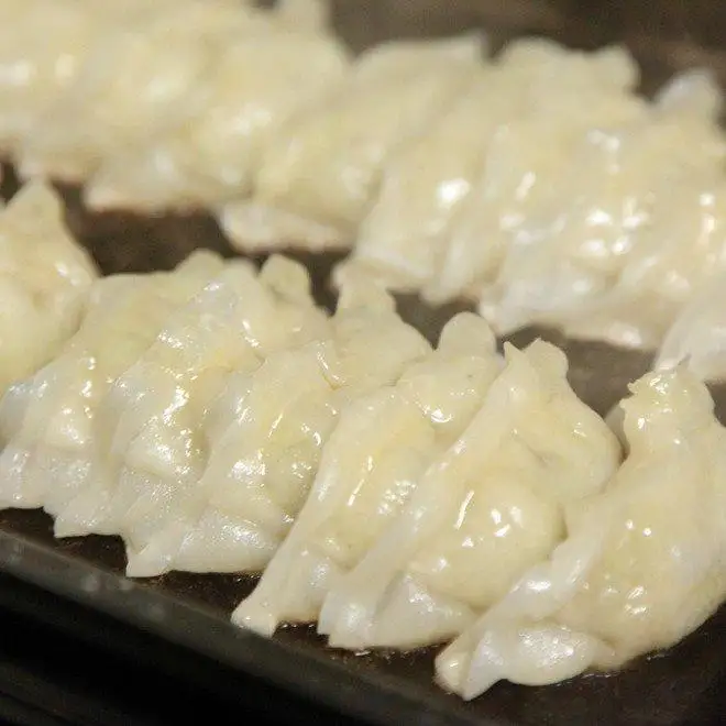 【ぎょうざ処　亮昌】冷凍亮昌ぎょうざ　贈答用セット(木箱入り)