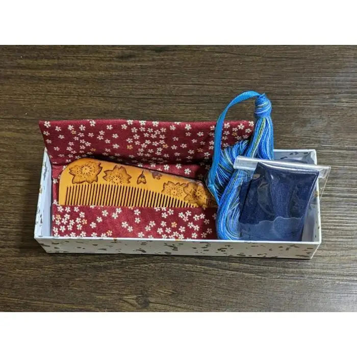 つげ櫛の櫛留商店　本つげ材焼絵櫛（すす櫛細歯）袋付　※約９．８cm