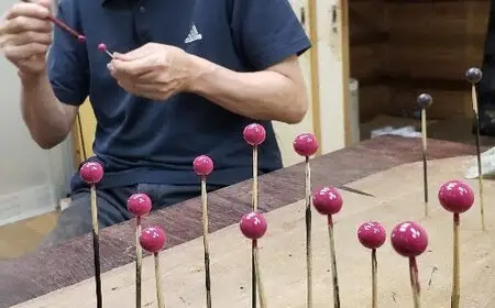 【ギフト用】【本漆塗】ゆれる漆玉かんざし(ピンク)・ペンダント両用タイプ(ペンダントコード付き)お洒落の幅が広がり日本の伝統工芸をお楽しみください　023-023-P-GFT