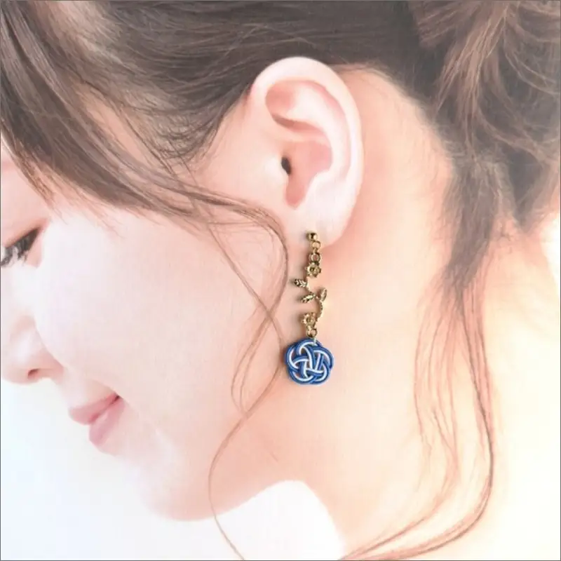 水引ピアス「瑠璃」花時ピアス