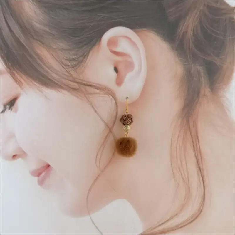 水引ピアス「ライトブラウン」花時ピアス