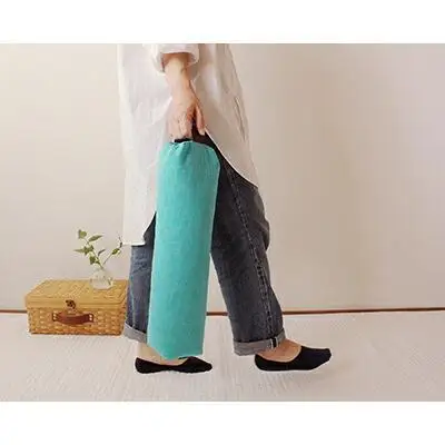 【 洛中高岡屋 】持ち運びも便利で使い方もいろいろな寛ぎアイテム　コロロング（藍玉）