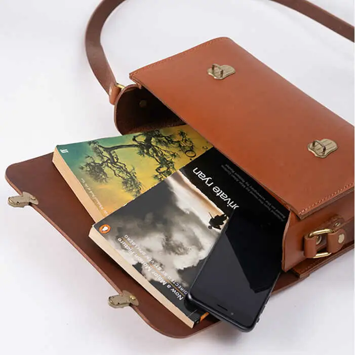 Classic Series 【 差し込み 金具 】 ロング ショルダー バッグ 《糸島》【LADIES&GENTLEMEN】 革製品 革鞄 カバン [ADK031]