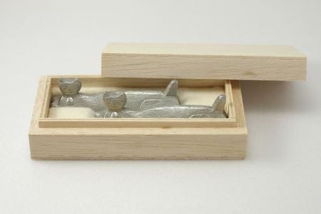 錫でできた「ネコのカトラリーレスト」【三三鋳金工房】_A0114-181