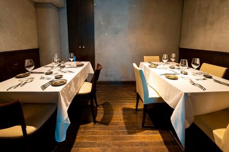 【六本木】Breathe Restaurant&Bar 特産品ディナーコース 3名様（寄附申込の翌月から6ヶ月間有効・30組限定）ふるなび美食体験 FN-Gourmet543534
