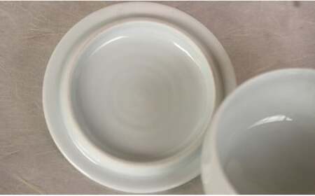 現代の名工 矢鋪與左衛門作【白磁煎茶碗 蓋付き】有田焼 eo002