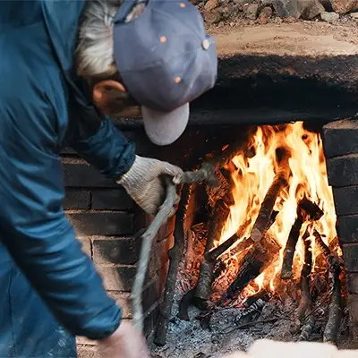 【ふるなびWEEK対象】 木炭 樫 10kg 大容量　高知県産 国産炭 BBQ キャンプ 火持ち抜群 業務用 炭火料理