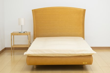  【ダニ忌避率99.3%】サテンストライプのマットレス専用カバー　ライトベージュ（シングル） カバー  寝具 抗菌 マットレス 羽毛布団