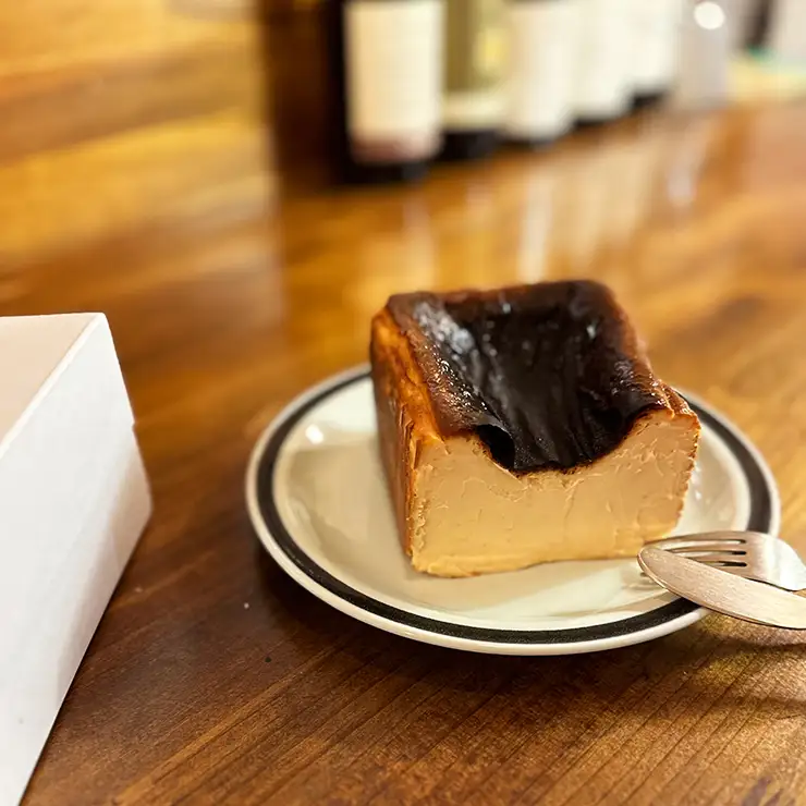 オサルナの幸せを感じてほしい絶品バスクチーズケーキ ケーキ スイーツ