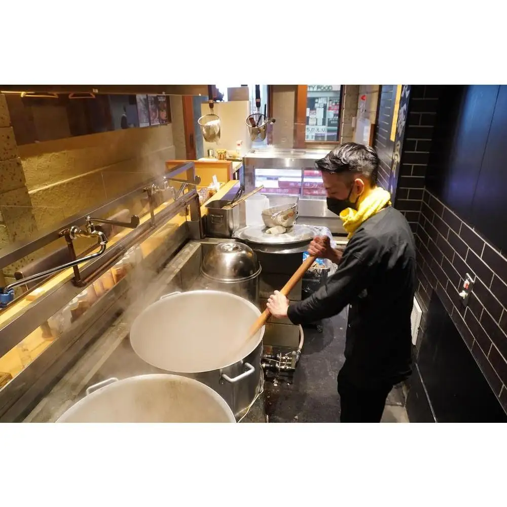 ＜6ヵ月定期便＞【あくた川の箱舟】燻とん（燻製とん骨らーめん）5食入（計6回）