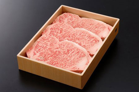 129茨城県産黒毛和牛「常陸牛」ロースステーキ約600ｇ【茨城県共通返礼品】