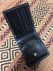 本革フルカービング二つ折り財布 (a70-004)